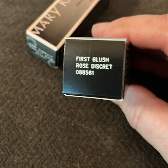 2 New Mary Kay Products Tru Dimension Lipstick & Lip Gloss - Picture 2 of 5